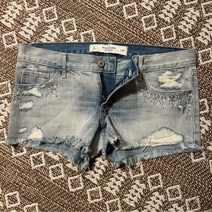 NWT Abercrombie & Fitch sz 2 Low Waisted Distressed Denim Shorts Waist 26